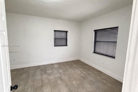 House in Miami, Florida 1 bedroom, 74.32 sq.m. № 2069540 - photo 6