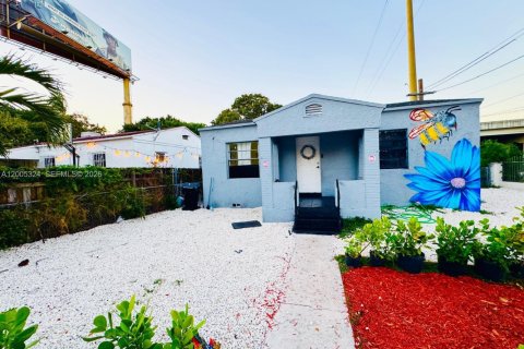 House in Miami, Florida 1 bedroom, 74.32 sq.m. № 2069540 - photo 8