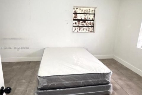 House in Miami, Florida 1 bedroom, 74.32 sq.m. № 2069540 - photo 5