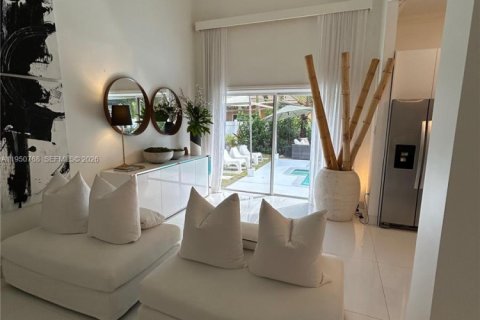 Villa ou maison à louer à Miramar, Floride: 3 chambres, 198.81 m2 № 2007013 - photo 4