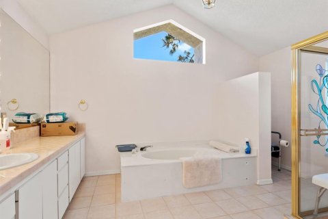 House in Sarasota, Florida 3 bedrooms, 205.87 sq.m. № 1614721 - photo 27