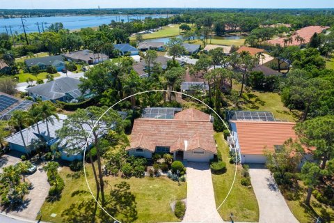 House in Sarasota, Florida 3 bedrooms, 205.87 sq.m. № 1614721 - photo 2