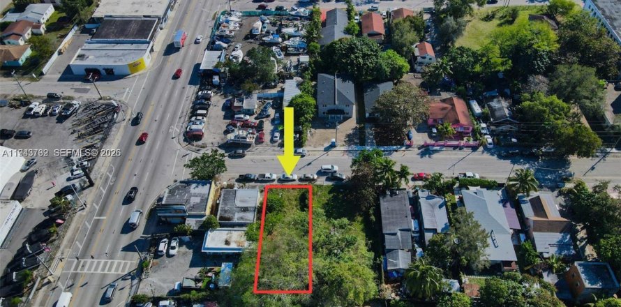Commercial property in Miami, Florida № 2152799