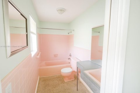 Villa ou maison à louer à Fort Lauderdale, Floride: 338.72 m2 № 1809254 - photo 4