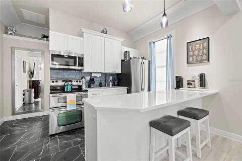 Immobilier commercial à vendre à Tampa, Floride: 4 chambres, 160.26 m2 № 2232584 - photo 7
