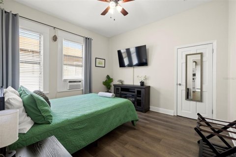 Immobilier commercial à vendre à Tampa, Floride: 4 chambres, 160.26 m2 № 2232584 - photo 22