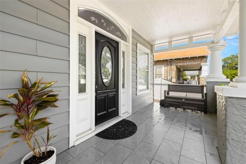 Immobilier commercial à vendre à Tampa, Floride: 4 chambres, 160.26 m2 № 2232584 - photo 3