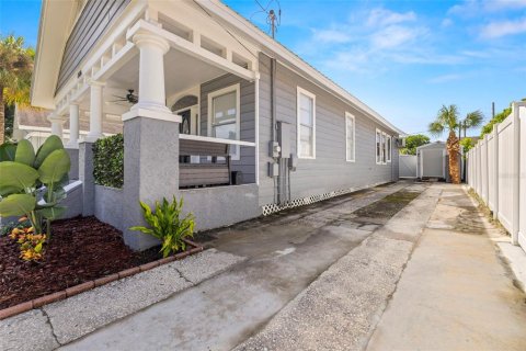 Immobilier commercial à vendre à Tampa, Floride: 4 chambres, 160.26 m2 № 2232584 - photo 28