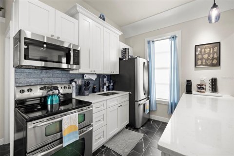 Immobilier commercial à vendre à Tampa, Floride: 4 chambres, 160.26 m2 № 2232584 - photo 8