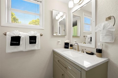 Immobilier commercial à vendre à Tampa, Floride: 4 chambres, 160.26 m2 № 2232584 - photo 27