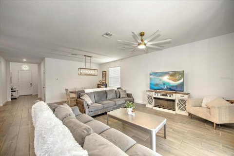 House in Alva, Florida 4 bedrooms, 188.78 sq.m. № 1363132 - photo 6