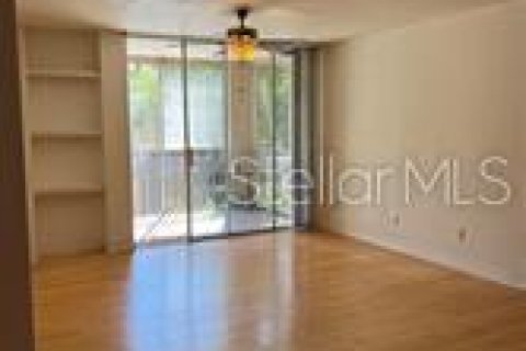 Condominio en alquiler en Orlando, Florida, 3 dormitorios, 110.83 m2 № 1918790 - foto 12