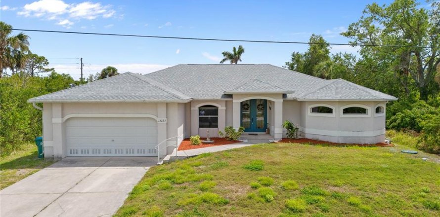 House in Port Charlotte, Florida 3 bedrooms, 189.06 sq.m. № 1629443
