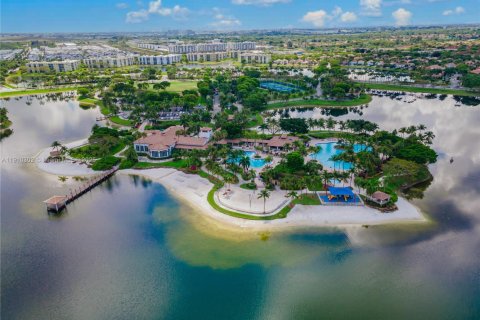 Condominio en alquiler en Doral, Florida, 3 dormitorios, 158.86 m2 № 1967143 - foto 6