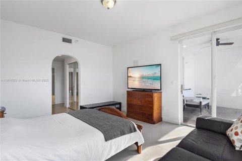 Condominio en alquiler en Doral, Florida, 3 dormitorios, 158.86 m2 № 1967143 - foto 16