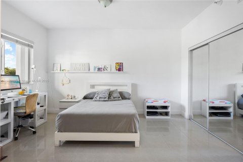 Condominio en alquiler en Doral, Florida, 3 dormitorios, 158.86 m2 № 1967143 - foto 21