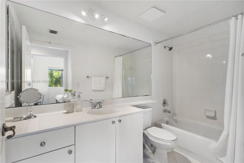 Condominio en alquiler en Doral, Florida, 3 dormitorios, 158.86 m2 № 1967143 - foto 24