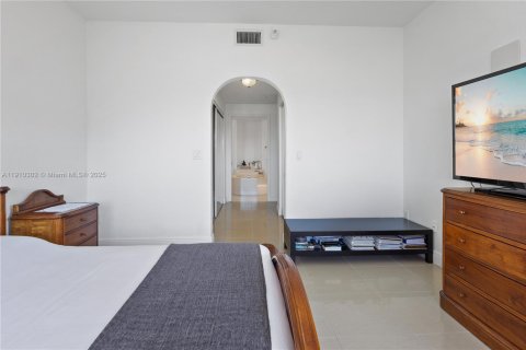 Condominio en alquiler en Doral, Florida, 3 dormitorios, 158.86 m2 № 1967143 - foto 17