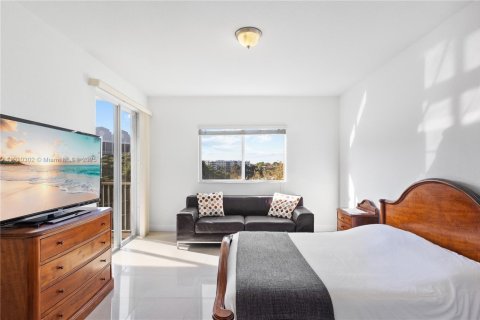 Condominio en alquiler en Doral, Florida, 3 dormitorios, 158.86 m2 № 1967143 - foto 4