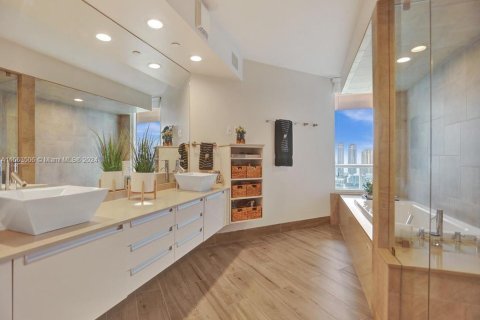 Купить кондоминиум в Авентура, Флорида 4 спальни, 379.04м2, № 1957781 - фото 23