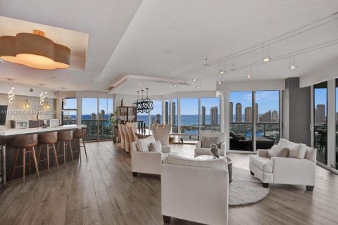 Купить кондоминиум в Авентура, Флорида 4 спальни, 379.04м2, № 1957781 - фото 1