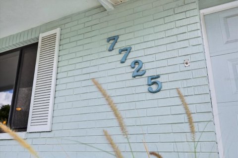 Casa en alquiler en New Port Richey, Florida, 2 dormitorios, 78.04 m2 № 1901146 - foto 8