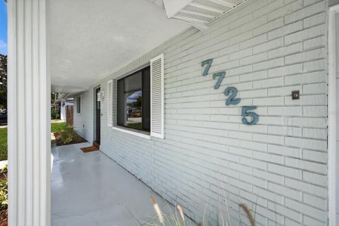 Снять в аренду виллу или дом в Нью-Порт-Ричи, Флорида 3 комнаты, 78.04м2, № 1901146 - фото 5