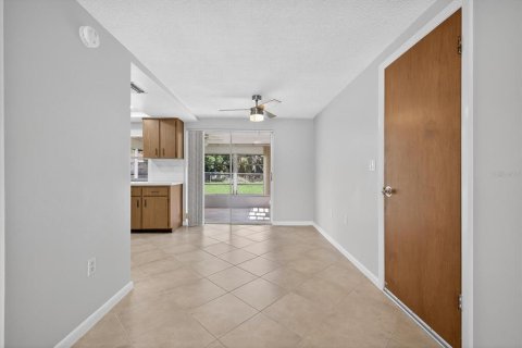 Casa en alquiler en New Port Richey, Florida, 2 dormitorios, 78.04 m2 № 1901146 - foto 11