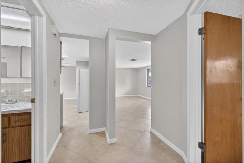 Casa en alquiler en New Port Richey, Florida, 2 dormitorios, 78.04 m2 № 1901146 - foto 17