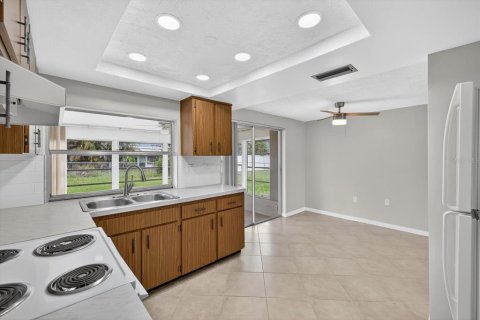 Casa en alquiler en New Port Richey, Florida, 2 dormitorios, 78.04 m2 № 1901146 - foto 16