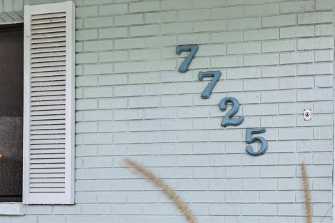 Снять в аренду виллу или дом в Нью-Порт-Ричи, Флорида 3 комнаты, 78.04м2, № 1901146 - фото 7
