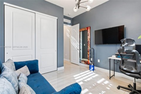 Casa en venta en Miramar, Florida, 4 dormitorios, 211.26 m2 № 1999661 - foto 9