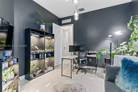 Casa en venta en Miramar, Florida, 4 dormitorios, 211.26 m2 № 1999661 - foto 7