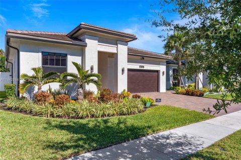 Casa en venta en Miramar, Florida, 4 dormitorios, 211.26 m2 № 1999661 - foto 2