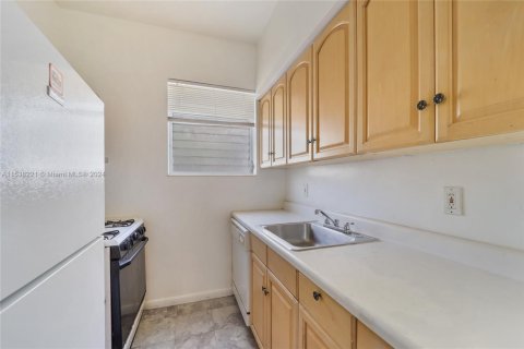 Immobilier commercial à vendre à Miami Beach, Floride № 1959527 - photo 4