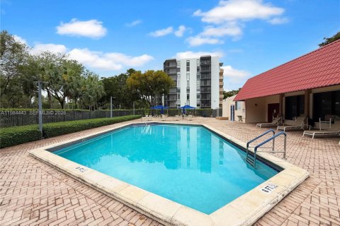 Снять в аренду кондоминиум в Авентура, Флорида 1 спальня, 68.84м2, № 2050825 - фото 23