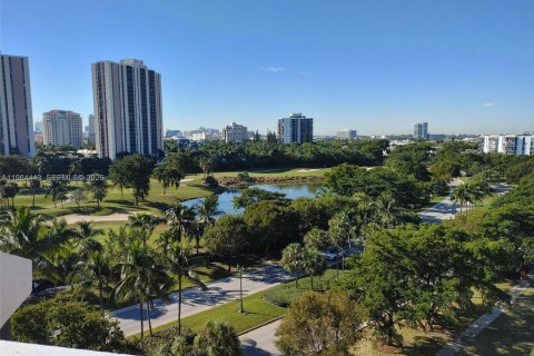 Снять в аренду кондоминиум в Авентура, Флорида 1 спальня, 68.84м2, № 2050825 - фото 3