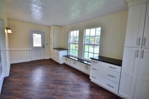 Casa en alquiler en Loxahatchee Groves, Florida, 3 dormitorios, 181.25 m2 № 1920618 - foto 12