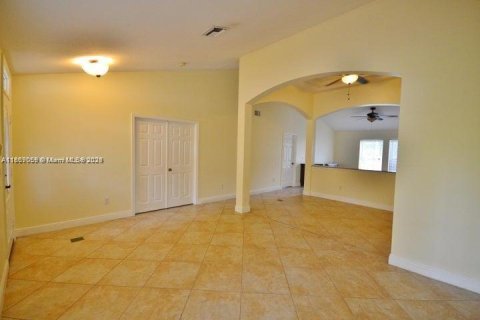 Casa en alquiler en Loxahatchee Groves, Florida, 3 dormitorios, 181.25 m2 № 1920618 - foto 14