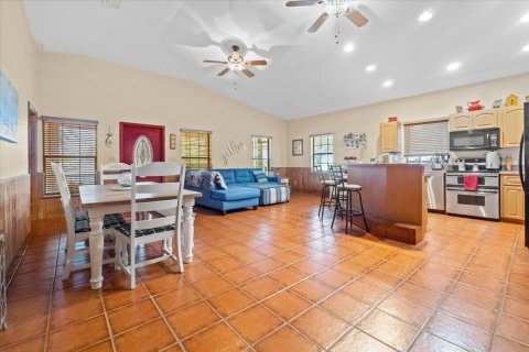Casa en venta en Moore Haven, Florida, 3 dormitorios, 211.35 m2 № 2244857 - foto 9