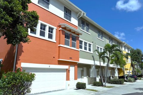 Touwnhouse à vendre à West Palm Beach, Floride: 4 chambres, 205.78 m2 № 2254497 - photo 6