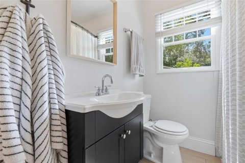House in Saint Petersburg, Florida 3 bedrooms, 109.44 sq.m. № 2330270 - photo 22