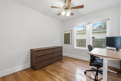 House in Saint Petersburg, Florida 3 bedrooms, 109.44 sq.m. № 2330270 - photo 29