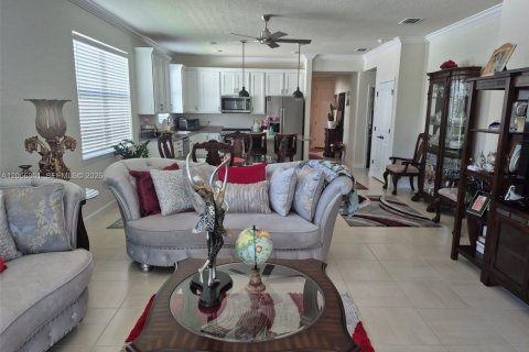 House in Port St. Lucie, Florida 2 bedrooms, 146.69 sq.m. № 2187864 - photo 2