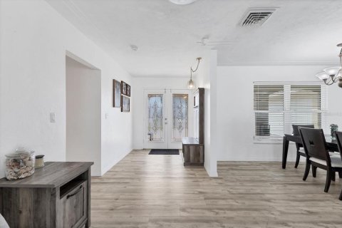 Casa en venta en Sarasota, Florida, 3 dormitorios, 172.98 m2 № 1720497 - foto 5