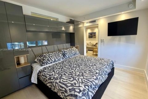 Copropriété à louer à Hollywood, Floride: 2 chambres, 77.57 m2 № 2069093 - photo 7