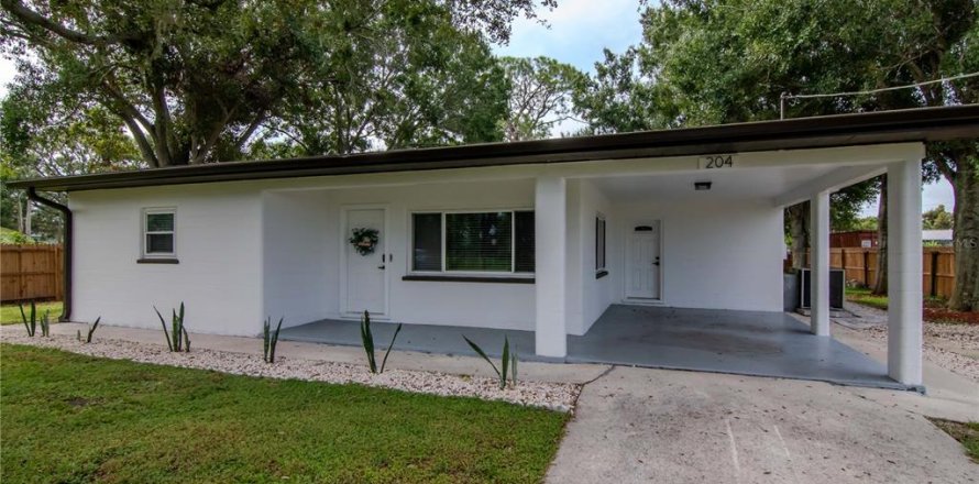 House in Ruskin, Florida 3 bedrooms, 132.66 sq.m. № 1901917