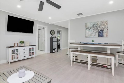 House in Ruskin, Florida 3 bedrooms, 132.66 sq.m. № 1901917 - photo 13