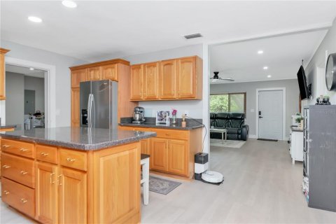 House in Ruskin, Florida 3 bedrooms, 132.66 sq.m. № 1901917 - photo 7