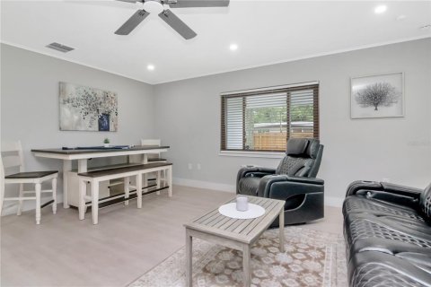 House in Ruskin, Florida 3 bedrooms, 132.66 sq.m. № 1901917 - photo 11